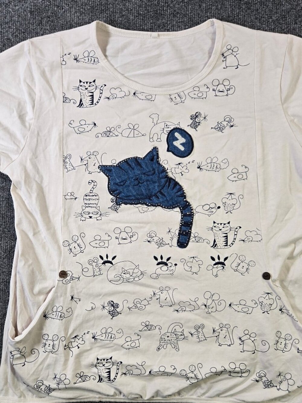 Women’s Size 22 Cat Mouse Novelty Print Top Denim Applique Button Front White